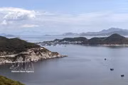 La beauté spectaculaire le long de la route côtière à Khanh Hoa