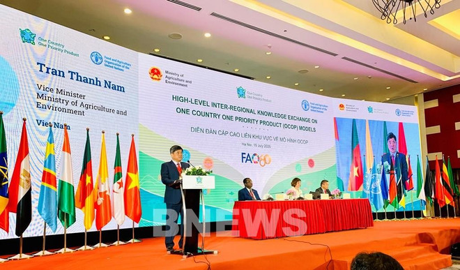 Le vice-ministre de l’Agriculture et de l’Environnement, Trân Thanh Nam, s'exprime lors de l'événement. Photo: VNA thu-truong-bo-nong-nghiep-va-moi-truong-tran-thanh-nam-phat-bieu-tai-dien-dan-anh-vna.jpg
