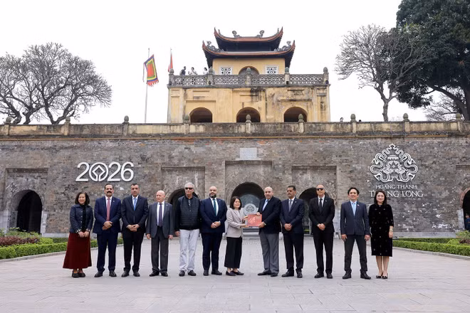 vna-potal-chu-tich-ha-vien-jordan-tham-khu-di-tich-hoang-thanh-thang-long-8572943.jpg