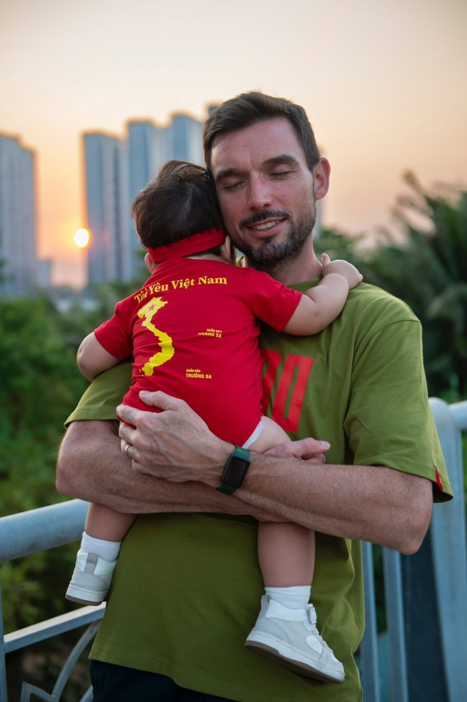 Les amis internationaux montrent leur amour pour le Vietnam. Photo: VietnamPlus img-8242.jpg
