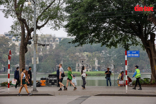 Le lac de Hoan Kiêm. Photo: VNA anh-cv-hoguom-1-2.jpg