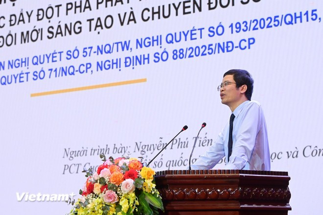 Le docteur Nguyên Phu Tiên, directeur adjoint du Département national de la transformation numérique (ministère des Sciences et des Technologies). Photo: VietnamPlus khoa-hoc-cong-nghe.jpg
