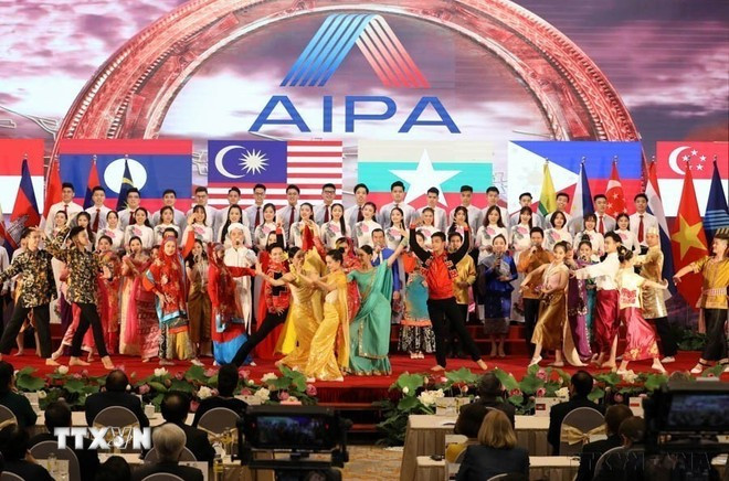 Programme artistique de bienvenue lors de la Cérémonie d’ouverture de la 41e Assemblée générale de l’AIPA. Photo: VNA aipa-2020.jpg