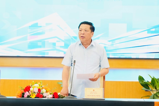 Le ministre de la Construction, Trân Hông Minh, s'exprime lors de la conférence. Photo: VNA bt-do-thi-tm-20250813125812.jpg