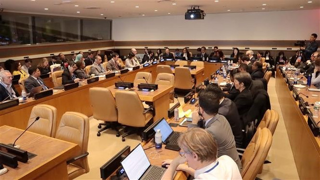 Colloque international intitulé « Préparer la mise en œuvre efficace de l’Accord sur la conservation et l’utilisation durable de la biodiversité marine dans les zones ne relevant pas de la juridiction nationale (BBNJ) : défis et opportunités ». Photo: VNA vna-potal-viet-nam-thuc-day-cac-buoc-chuan-bi-cho-viec-thuc-thi-hieu-qua-hiep-dinh-bbnj-8380809.jpg