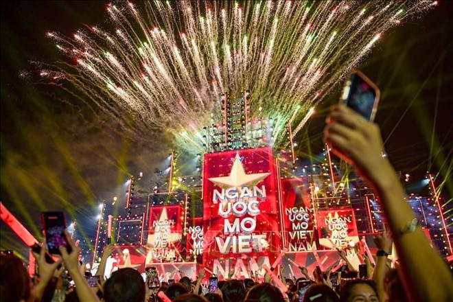 Le grand concert organisé par la Télévision nationale du Vietnam (VTV), intitulé "V Fest – Vietnam Today". Photo: VNA nhac-hoi.jpg
