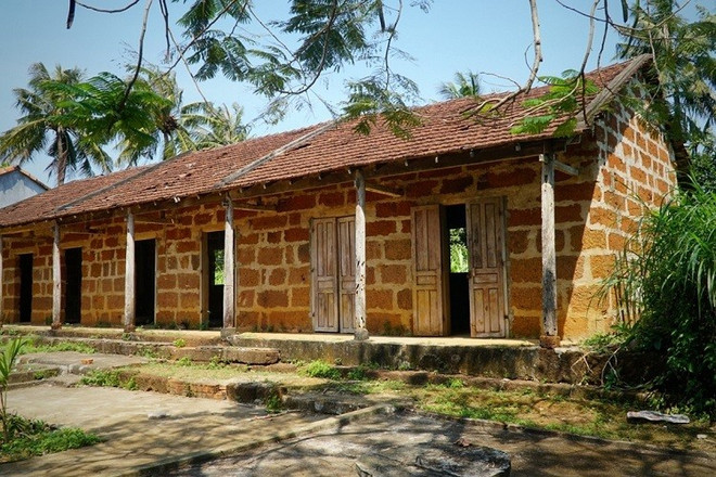 Une maison communautaire construite en latérite était un lieu culturel pour les habitants du hameau d'An Lôc, commune de Binh Tri, district de Binh Son pendant plus de 50 ans. Photo: Nhandan newspaper anh-7-2.jpg
