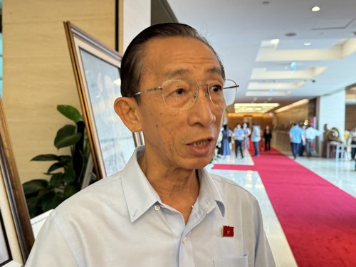 Le député Trân Hoang Ngân. Photo: VNA vna-potal-quoc-hoi-khoa-xv-som-the-che-hoa-nghi-quyet-so-68-thuc-day-phat-trien-kinh-te-tu-nhan-8015429.jpg