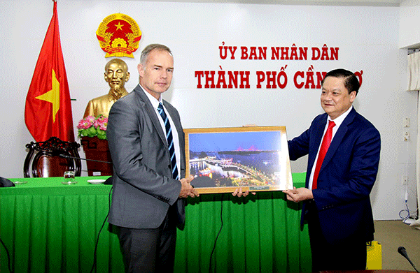 Le Vietnam et la Hongrie renforcent leur coopération décentralisée ảnh 1 Le Vietnam et la Hongrie renforcent leur coopération décentralisée ảnh 1