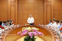 Le Comité directeur national de lutte contre la corruption, le gaspillage et les pratiques malsaines a tenu le 18 mars à Hanoï une réunion. Photo : VNA