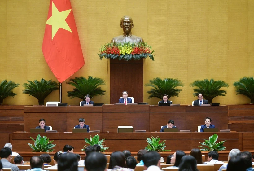 Dans le cadre de sa 7e session, le 5 juin, l’Assemblée nationale (15e législature) posent à des membres du gouvernement des questions liées à l'audit, à la culture, aux sports et au tourisme. Photo: VNA