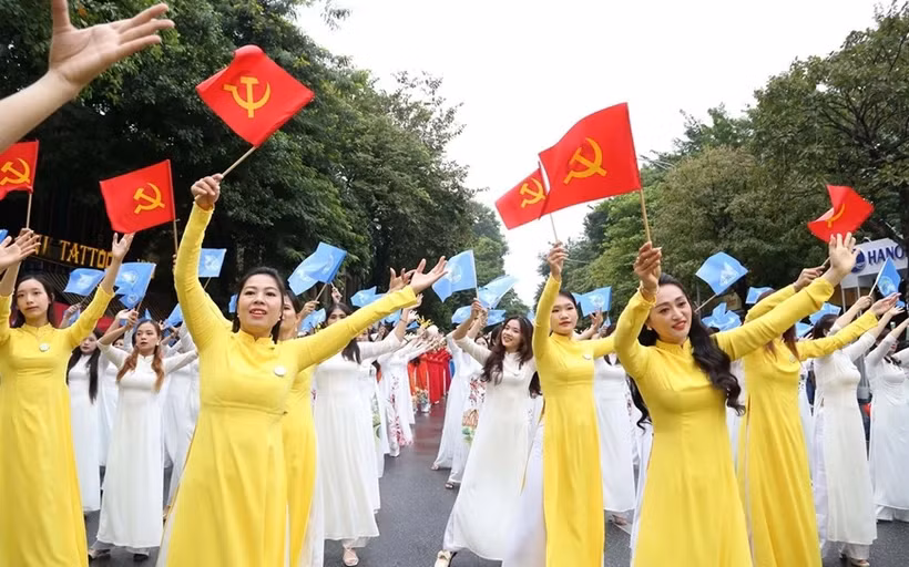 Un spectacle de danse de masse mettant en vedette l'ao dai est prévu le 5 octobre. Photo: hanoimoi.vn