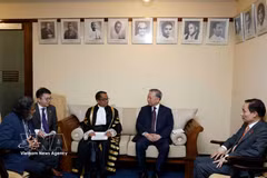Le dirigeant To Lam rencontre le président du Parlement sri-lankais Jagath Wickramaratne