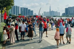 Hô Chi Minh-Ville a attiré de nombreux touristes venus assister aux célébrations du 30 avril. Photo : CVN 
