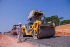 Une série de projets clés en matière de transports sont accélérés pour être achevés conformément au plan fixé. Photo : VietnamPlus