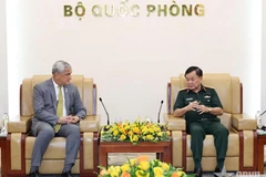 La rencontre entre Kelly McKeague, directeur de la DPAA et le général de corps d'armée Hoang Xuan Chien (droite) à Hanoï. Photo : VNA