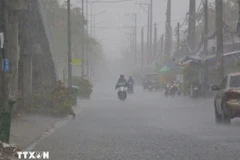 De violentes pluies continuent de s’abattre sur les régions du Nord et du Centre du Vietnam. Photo : VNA