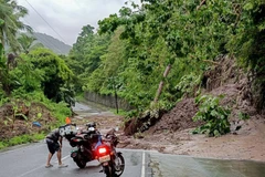 Glissement de terrain provoqué par le typhon Bualoi dans la province de Leyte, aux Philippines, le 26 septembre 2025. Photo : Xinhua/VNA)