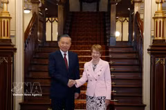 Le secrétaire général du Parti et président vietnamien To Lam et la gouverneure de la Nouvelle-Galles du Sud, Margaret Beazley. Photo : VNA