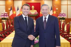 Le secrétaire général du Parti To Lam (droite) et le président français Emmanuel Macron à Hanoï en mai 2025. Photo : VNA