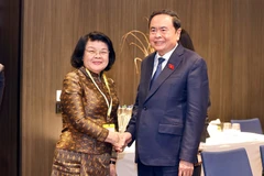 Le président de l’Assemblée nationale du Vietnam Trân Thanh Mân rencontre à Genève son homologue cambodgienne, Khuon Sudary. Photo : VNA