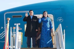 Le Premier ministre Pham Minh Chinh et son épouse entament leur voyage d'affaire en Afrique du Sud. Photo : VNA