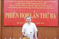 Le secrétaire général du Parti To Lam, chef du Comité directeur national, préside la réunion. Photo : VNA