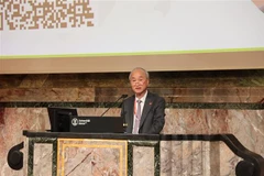 L'ambassadeur du Vietnam en Suisse, Phung The Long prononce le discours d'ouverture de la Journée du Vietnam 2025. Photo : VNA