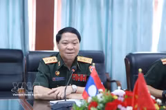 Le général de corps d’armée Vongsone Inpanphim, vice-ministre de la Défense, chef du Département général de la politique de l’Armée populaire lao et président du Comité spécial du gouvernement lao. Photo : VNA