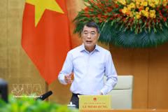 Le Premier ministre Le Minh Hung prend la parole lors de la réunion gouvernementale consacrée à l’élaboration des lois pour juin. Photo : VNA