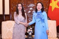 La vice-présidente Vo Thi Anh Xuan (droite) reçoit Leyla Aliyeva, vice-présidente de la Fondation Heydar Aliyev (Azerbaïdjan), en visite de travail au Vietnam. Photo : VNA