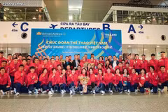 La délégation sportive vietnamienne part pour les 33es Jeux d’Asie du Sud-Est en Thaïlande. Photo :VNA