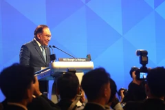 Le Premier ministre malaisien, Datuk Seri Anwar Bin Ibrahim, prononcé un discours spécial lors du 22e Dialogue Shangri-La à Singapour. Photo : VNA