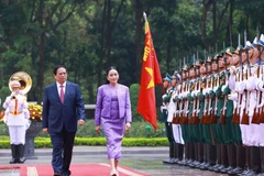 La cérémonie d'accueil de la PM thaïlandaise en visite officielle au Vietnam