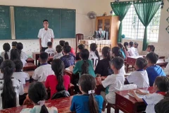 Les cours khmers sont organisés à la pagode Ta Mum, située dans la commune de Đinh Hoa. Photo : VNA