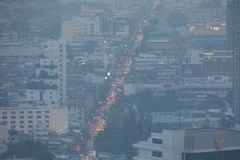 Bangkok est couvert par le smog. Photo : Xinhua/VNA