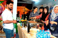 Présentation de la cuisine musulmane au Festival du tourisme de Hanoï 2025. Photo : qdnd.vn