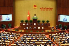 À 9 heures, le 20 octobre, la 10e session de la 15e législature de l’Assemblée nationale du Vietnam s’est solennellement ouverte dans la salle Dien Hong, au siège de l’Assemblée nationale à Hanoï. Photo : VNA