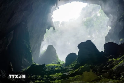 La grotte de Son Doong possède son propre système climatique avec des jungles, des rivières et des nuages. Photo: VNA