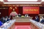 Le Premier ministre Pham Minh Chinh a travaillé avec la Permanence du Comité provincial du Parti sur la situation de développement socio-économique et la réponse aux propositions et recommandations pour que la province se développe rapidement et durablement. Photo : VNA