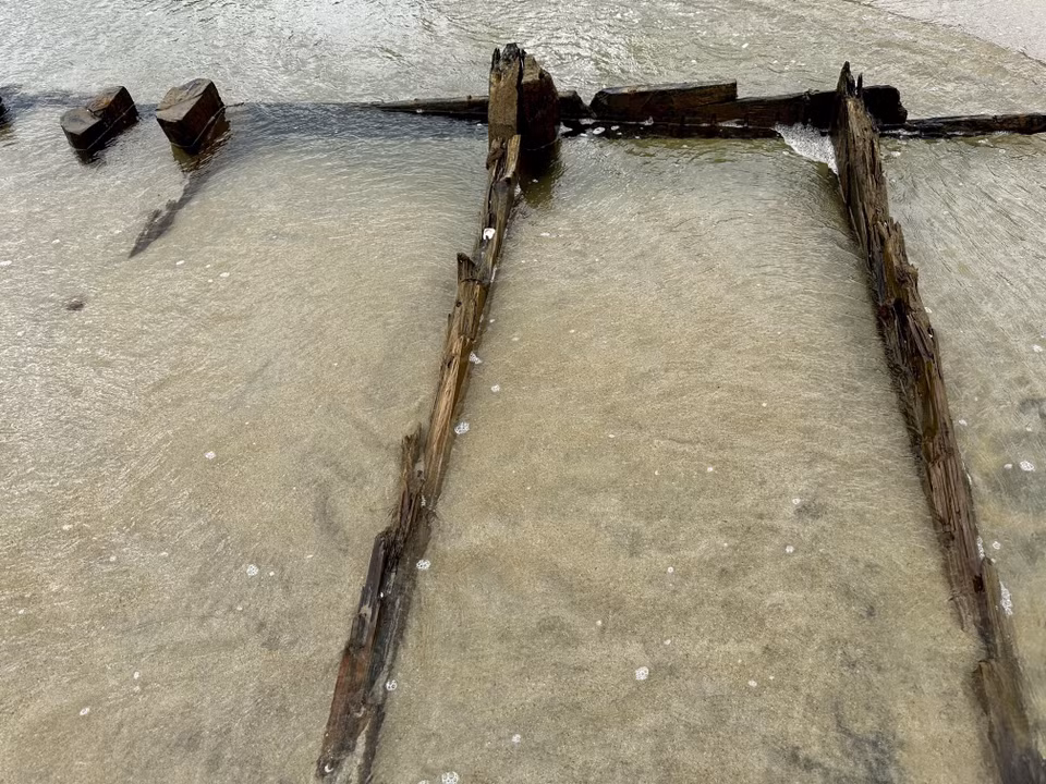 Des cloisons internes divisaient l’intérieur du navire en compartiments. Photo: VNA