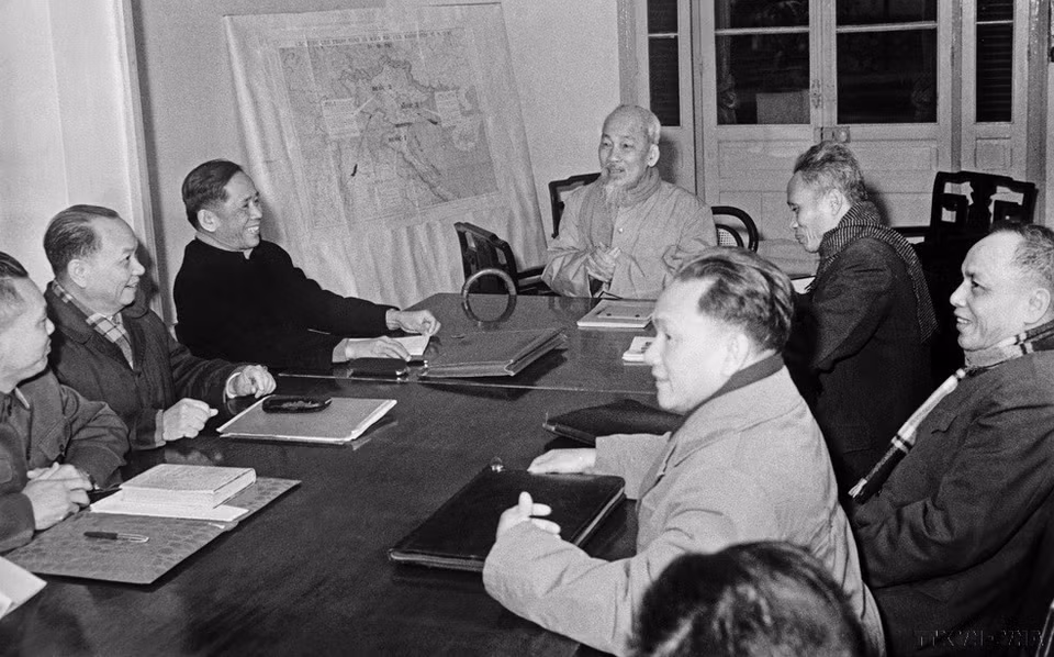 Le Président Ho Chi Minh préside le 3ᵉ plénum du Parti en 1961. Photo : VNA