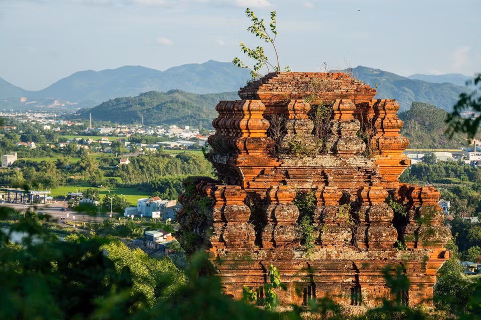 Les tours Banh It ont été construites à la fin du XIe siècle et au début du XIIe. Photo: VNA