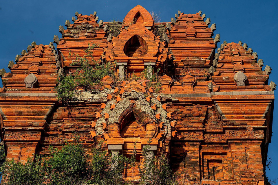L'architecture raffinée des tours Banh It témoigne non seulement de la technique de construction durable des anciens Chams, mais aussi de leur haut niveau artistique. Photo: VNA