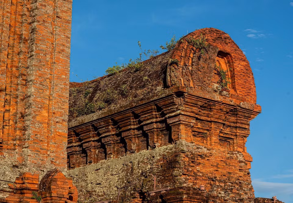 L'architecture raffinée des tours Banh It atteste à la fois de la durabilité des techniques de construction et du haut niveau artistique des anciens Cham. Photo: VNA