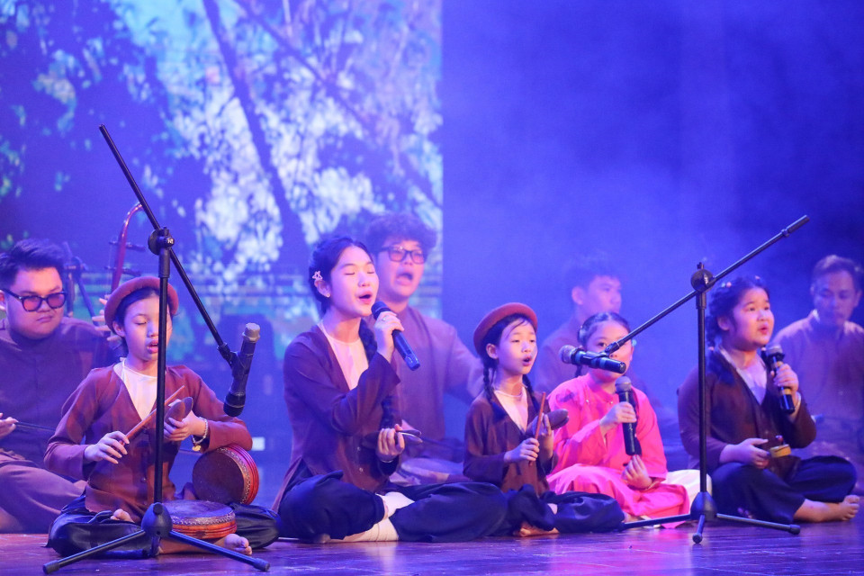 La pièce Xâm « Bambou du Vietnam », interprétée par le Centre des arts traditionnels de l'UNESCO de Hanoï et le groupe musical Tre Xanh.