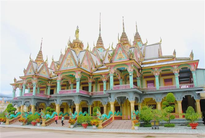 Le temple Sala constitue le lieu privilégié où sont menées les principales activités religieuses de la communauté. Photo: VNA