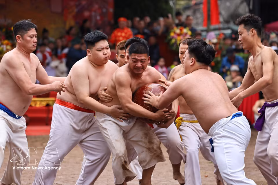 Le sport reflète les traditions de nos ancêtres, qui voulaient que les hommes du village soient en forme et en bonne santé pour protéger la Patrie.