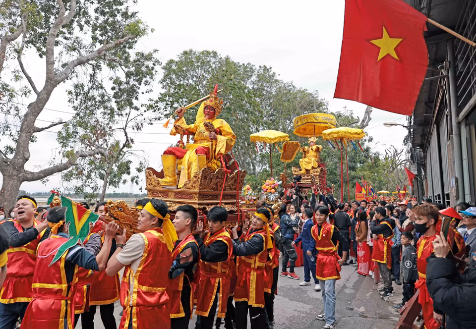 Procession du « Seigneur ». Photo: VNA