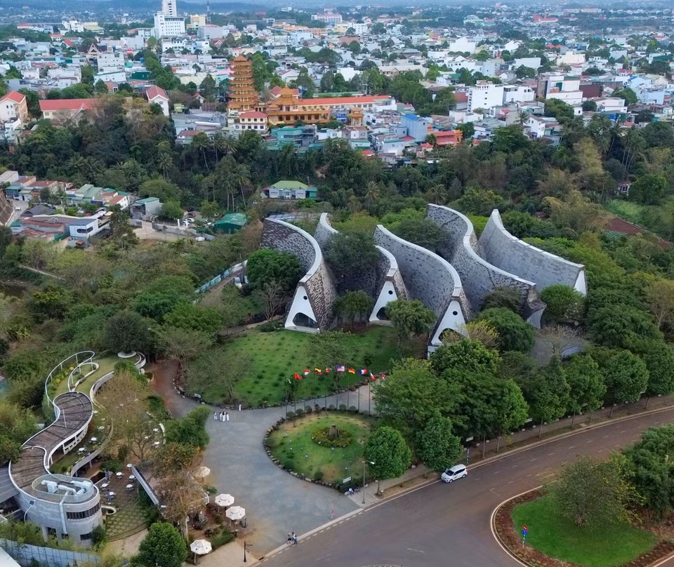 Musée mondial du café, un point culminant architectural et touristique unique de Buon Ma Thuot. Photo : VNA
